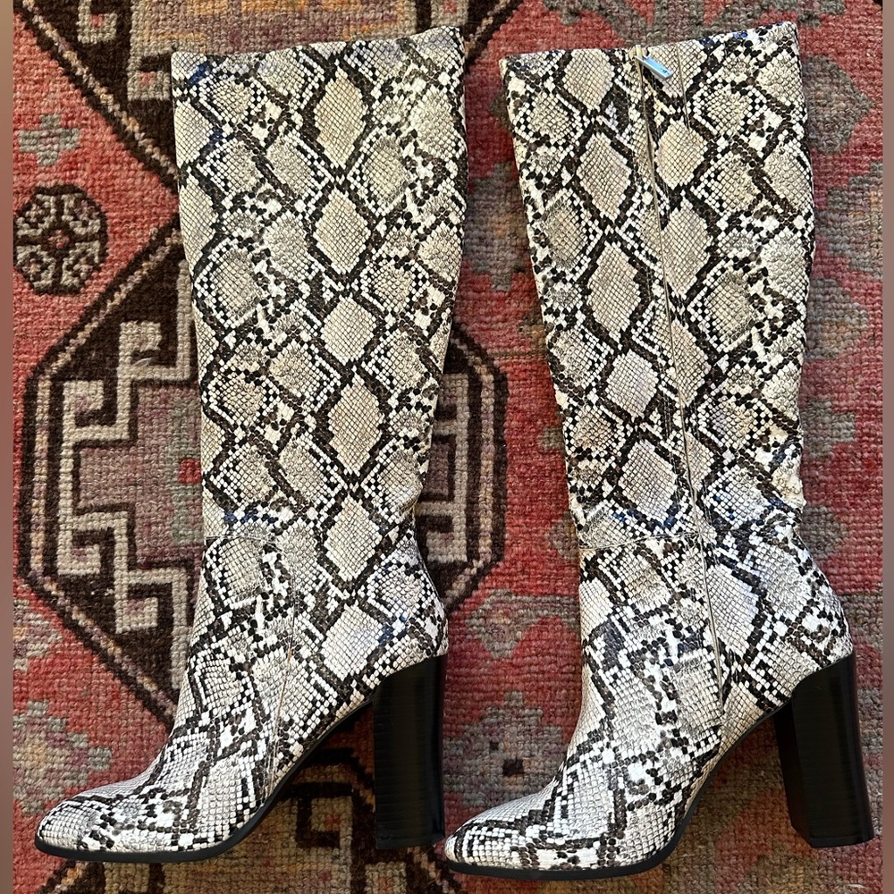 Kenneth Cole Justin Women’s Knee High Snakeskin Block Heel Boots